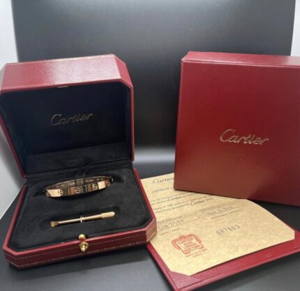 Bracelet Cartier Love en or rose 18 carats, taille 17, ensemble complet