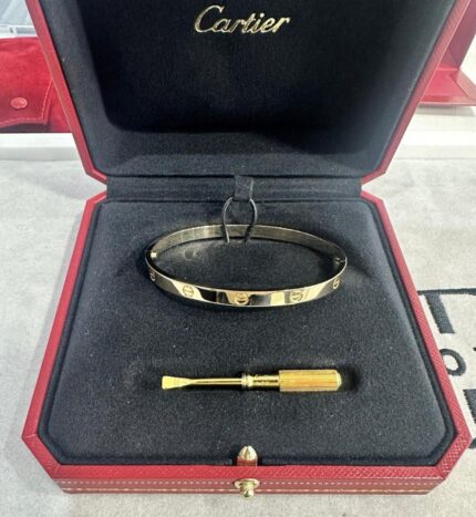 Bracelet/bracelet Cartier Love taille 18 - petit modèle 2024 ensemble complet or jaune